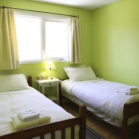 Jenny Guest House Yellowknife Esterno foto