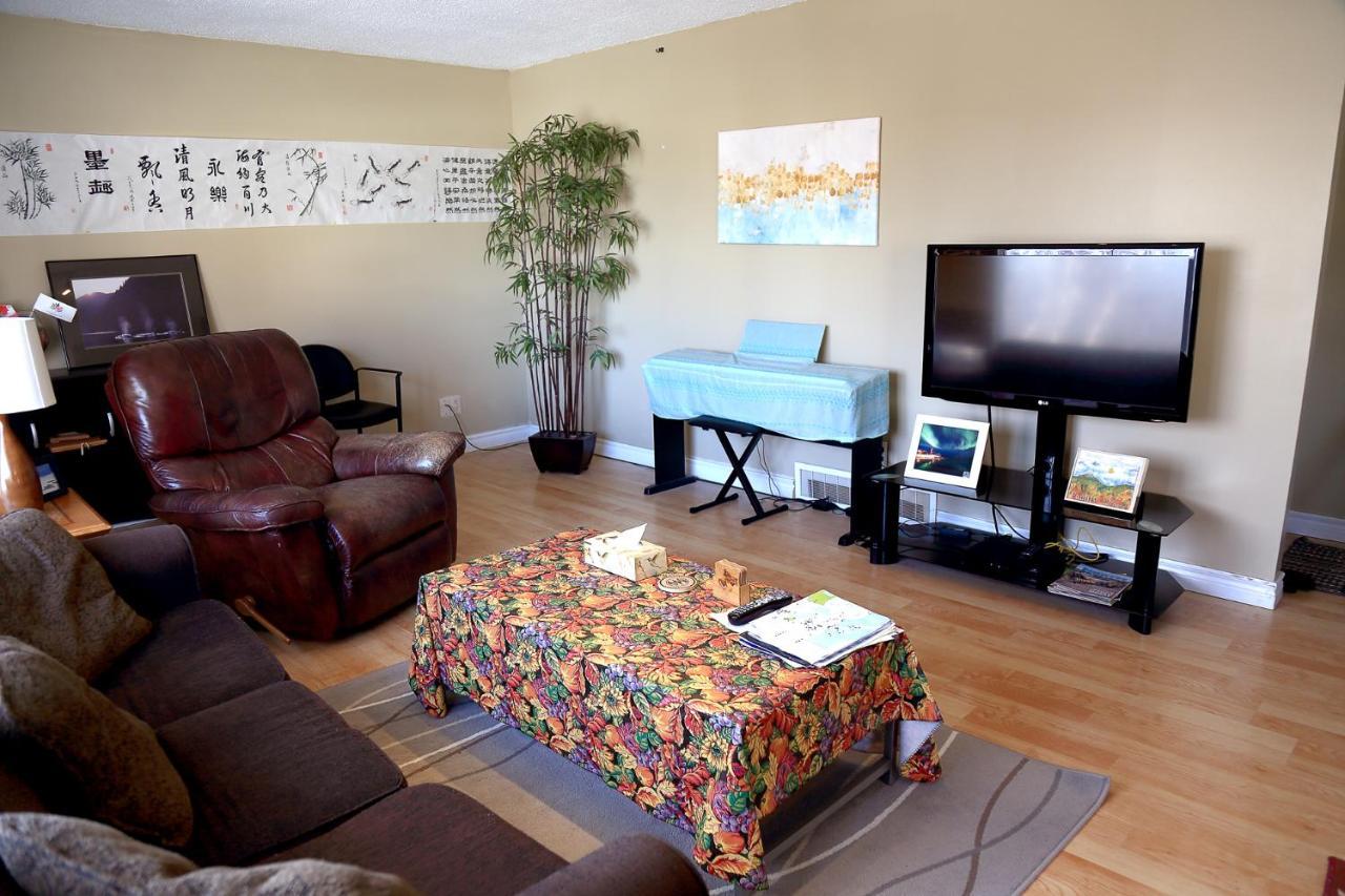Jenny Guest House Yellowknife Esterno foto