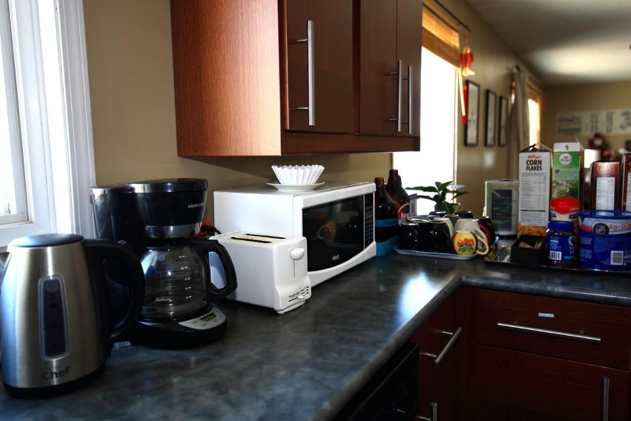 Jenny Guest House Yellowknife Esterno foto