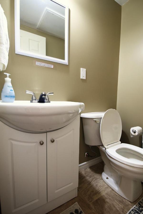 Jenny Guest House Yellowknife Esterno foto