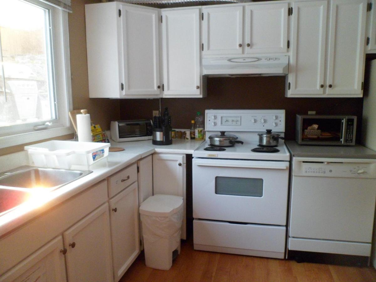 Jenny Guest House Yellowknife Esterno foto